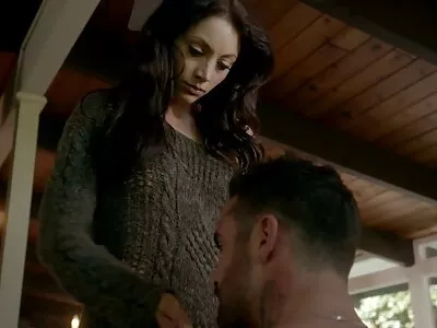 Nextdoor Dana DeArmond 以一种令人讨厌的方式娱乐