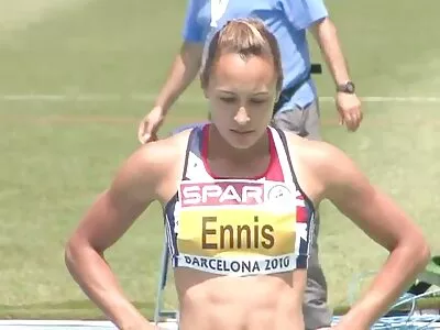 戴眼镜的小妞吸吮公鸡