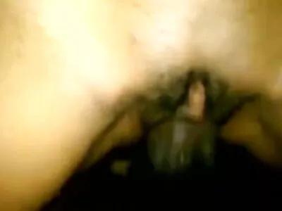 业余宝贝性交了一个英俊的陌生人