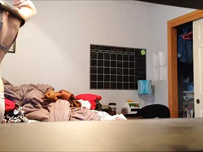 诱人的妻子满足她的丈夫