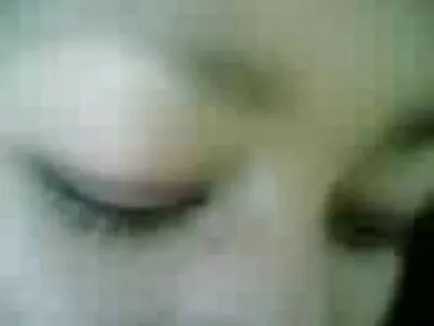 艾娃亚当斯有一个漂亮的，新鲜的射液