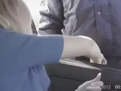 金发女郎知道如何通过考试