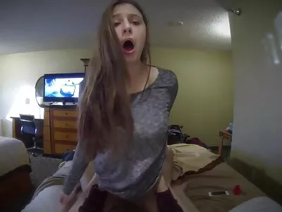 阿什利用她的屁股把迈克的棍子包起来